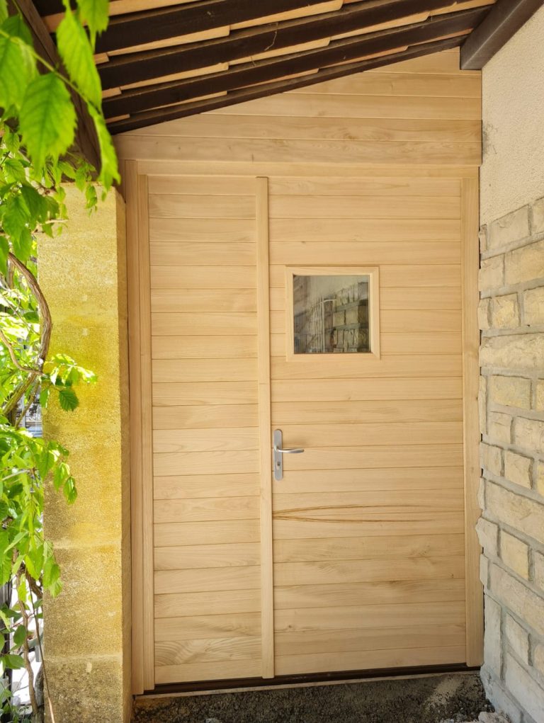 Porte trapèze sur mesure en Châtaigner à La Voulte-sur-Rhône Porte trapèze sur mesure en Châtaigner à La Voulte-sur-Rhône