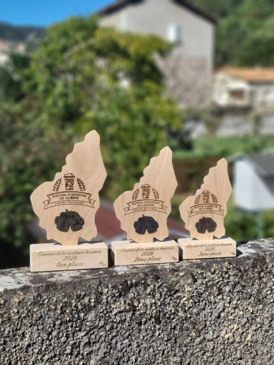 Trophée en châtaigner Trophée en châtaigner
