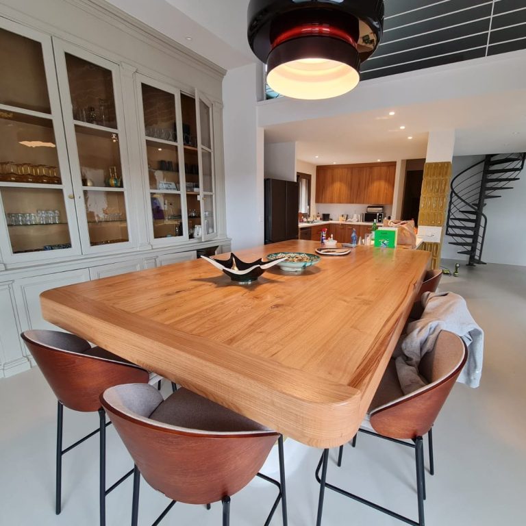 Table / Ilot central sur mesure en Châtaigner à Livron-sur-Drôme Table / Ilot central sur mesure en Châtaigner à Livron-sur-Drôme